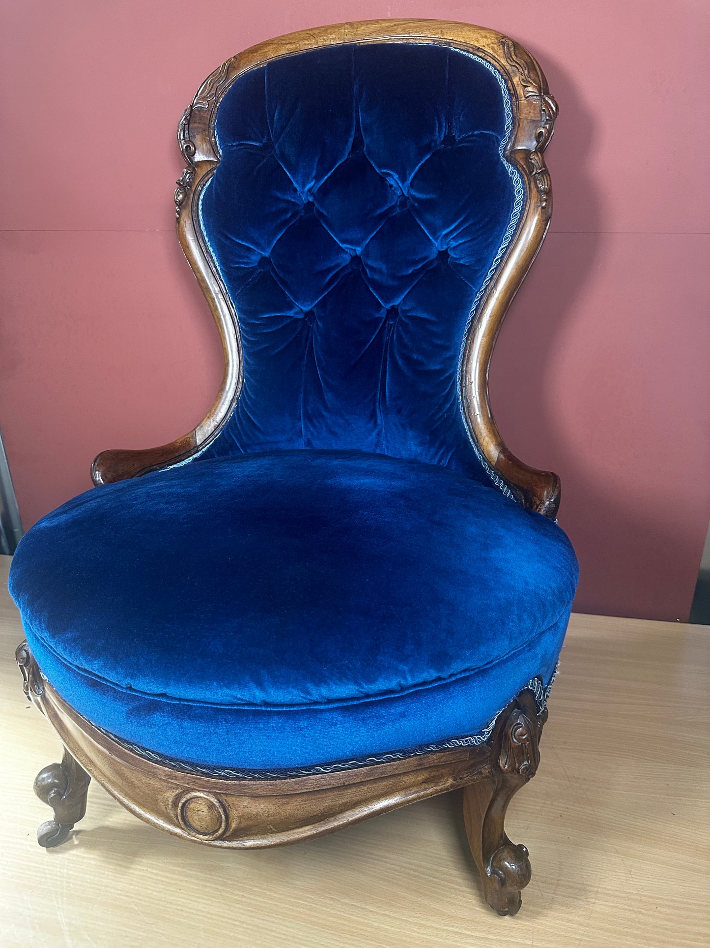 Victorian Spoonback Nursing Chair – Blue Velvet Upholstery – Carved Walnut c.1870