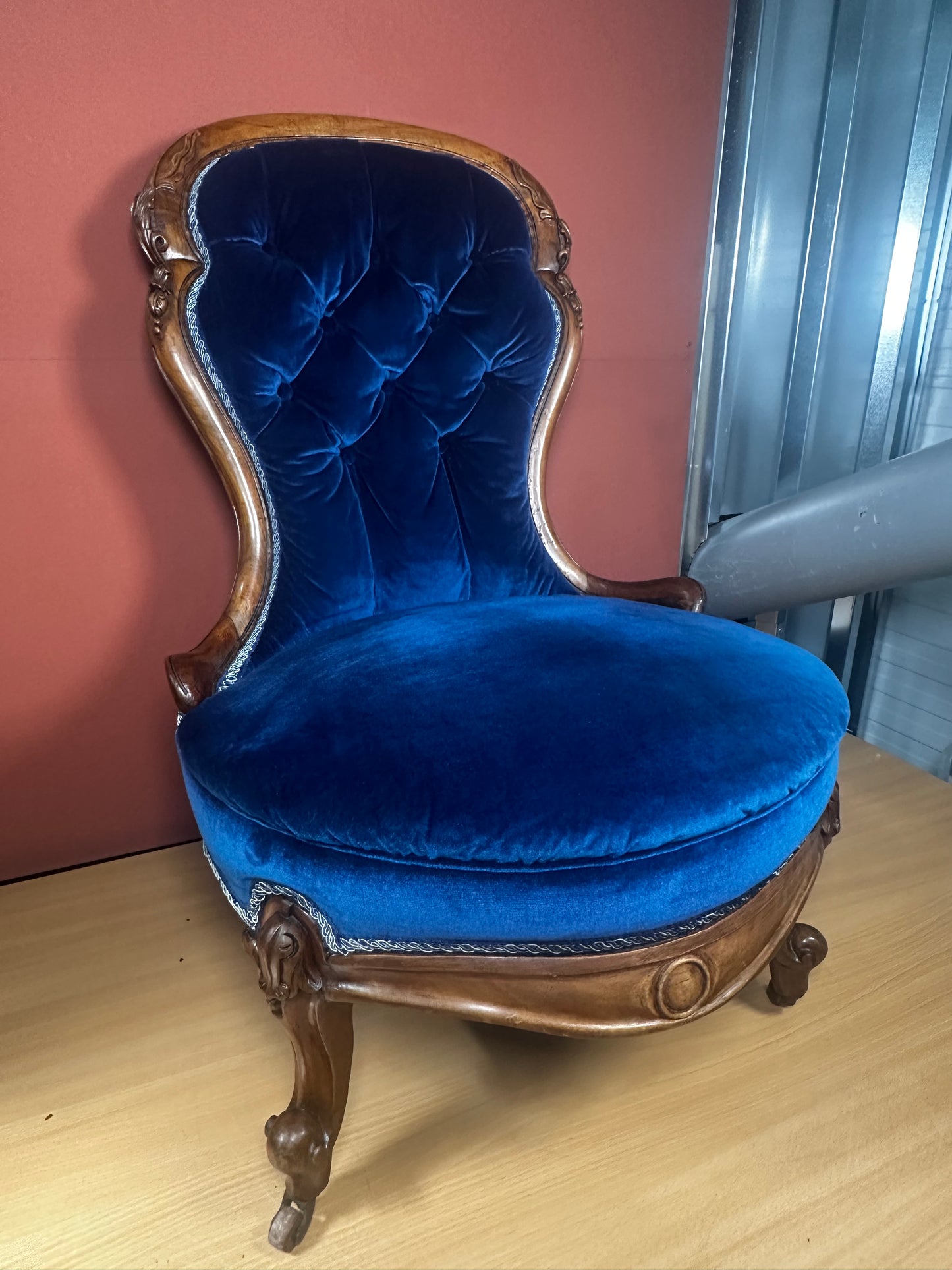 Victorian Spoonback Nursing Chair – Blue Velvet Upholstery – Carved Walnut c.1870