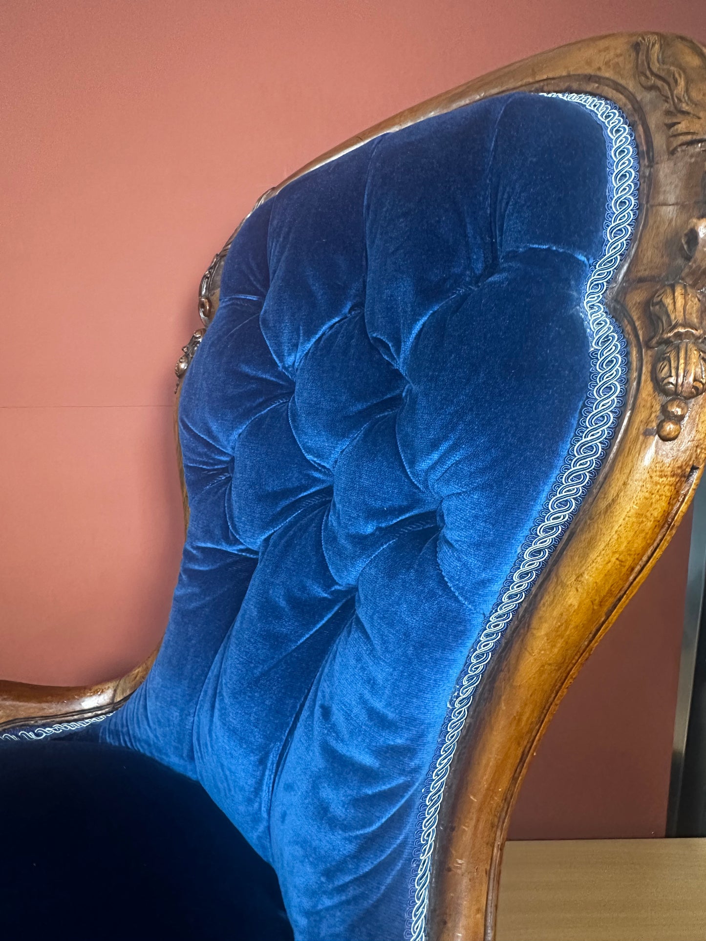 Victorian Spoonback Nursing Chair – Blue Velvet Upholstery – Carved Walnut c.1870
