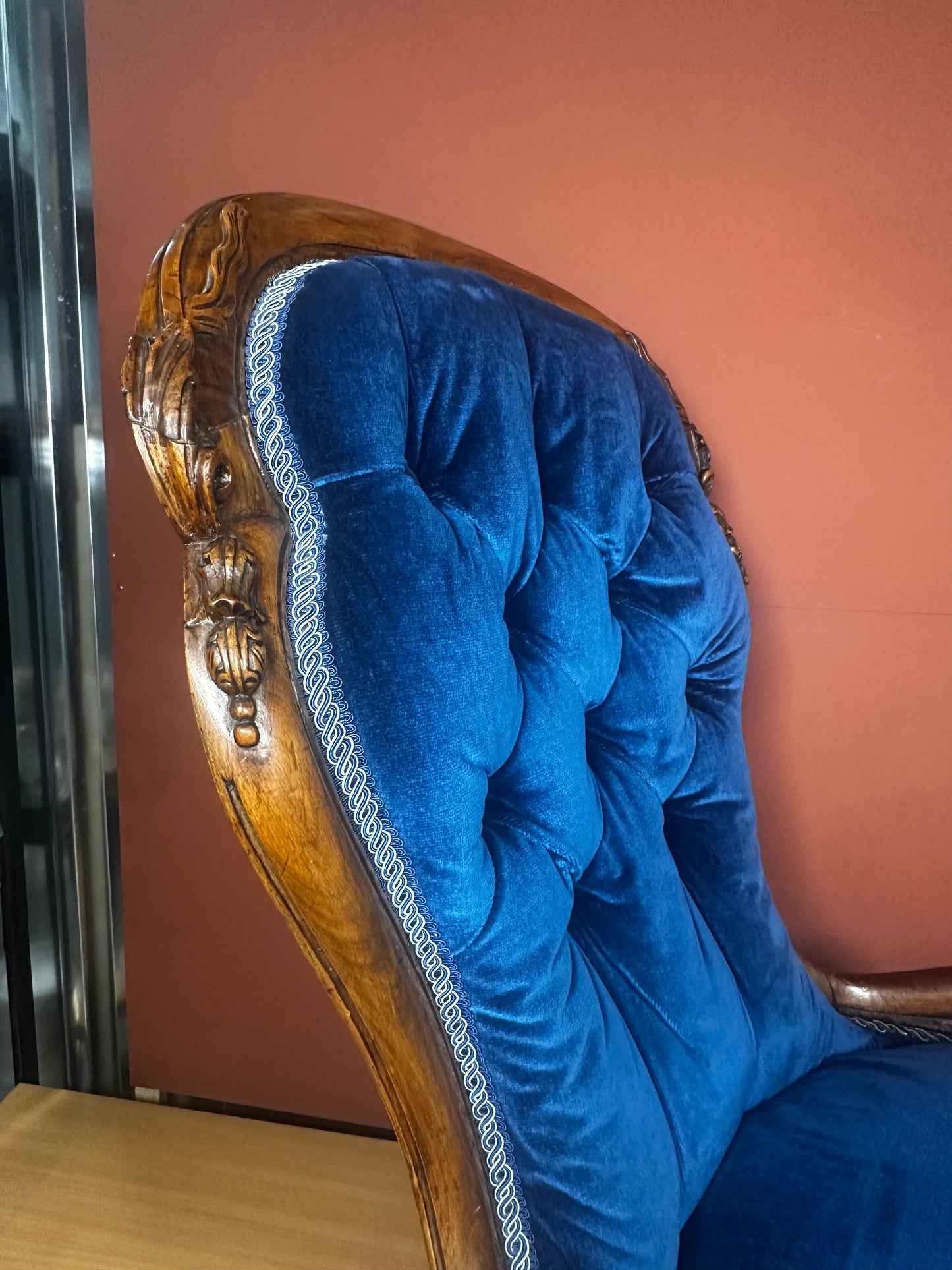 Victorian Spoonback Nursing Chair – Blue Velvet Upholstery – Carved Walnut c.1870