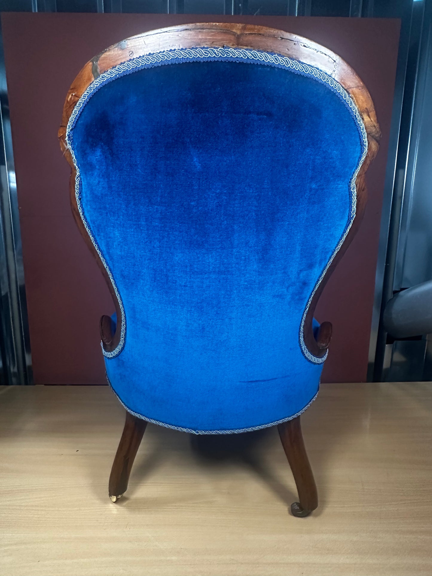 Victorian Spoonback Nursing Chair – Blue Velvet Upholstery – Carved Walnut c.1870
