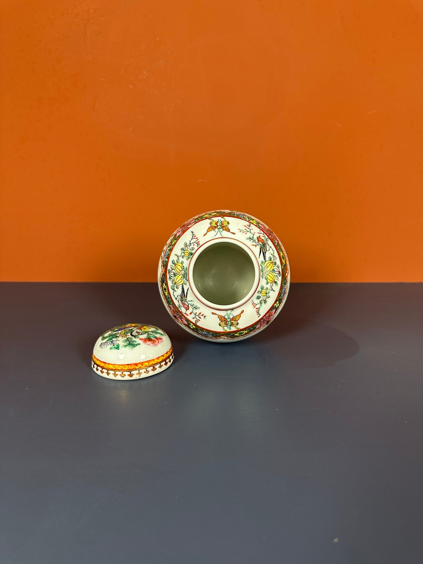 Antique Chinese Ginger Jar – Hand-Painted Floral & Peony Porcelain