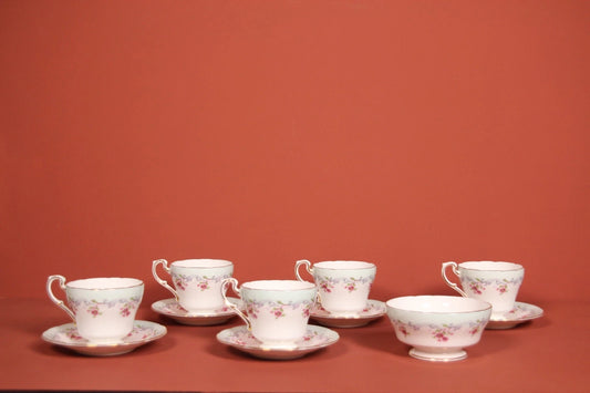 Paragon Bordeaux Tea Cups & Saucers – Vintage Floral Bone China Set