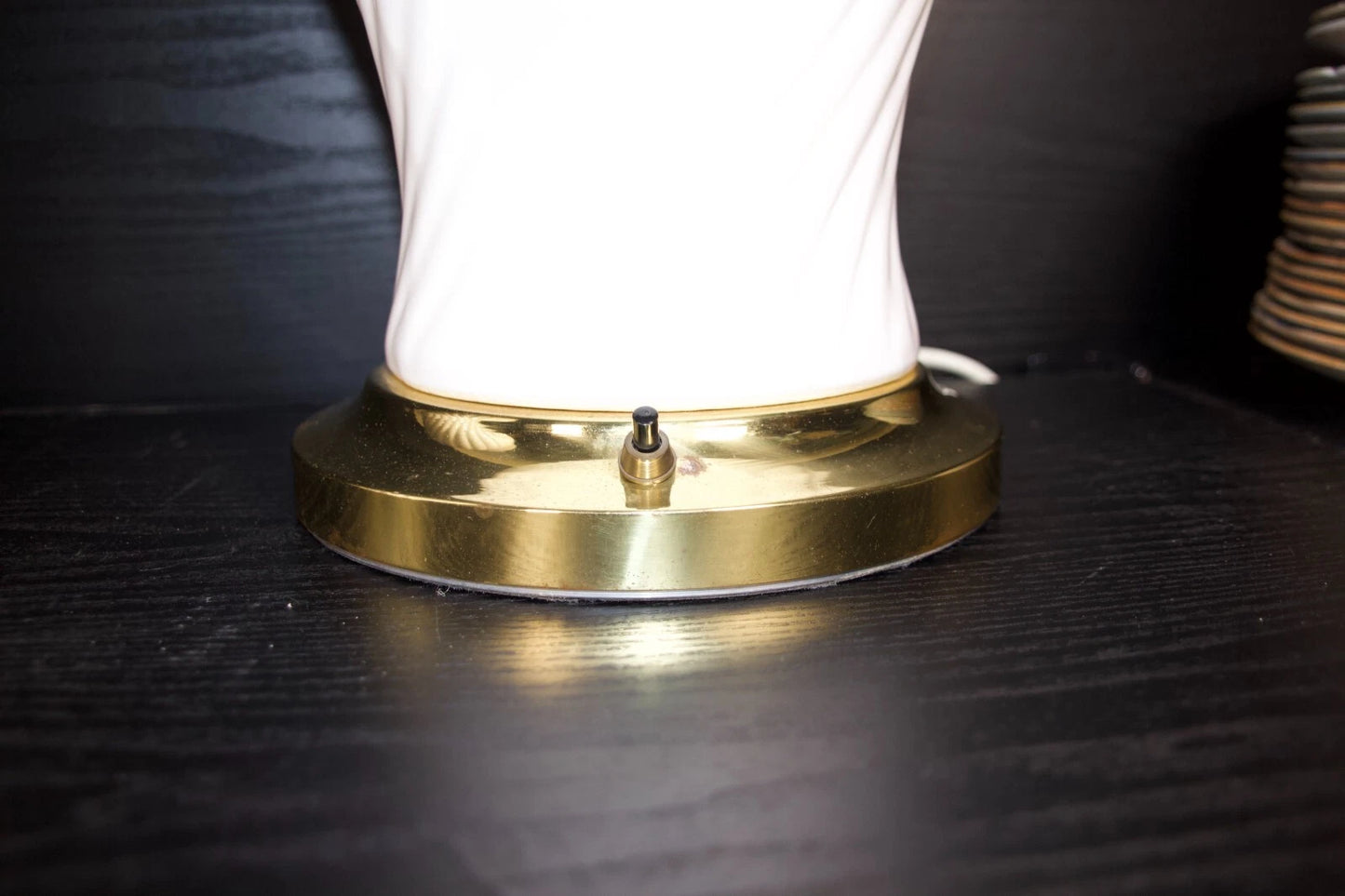Pair of Vintage White Swirl Ceramic Table Lamps – Brass Bases