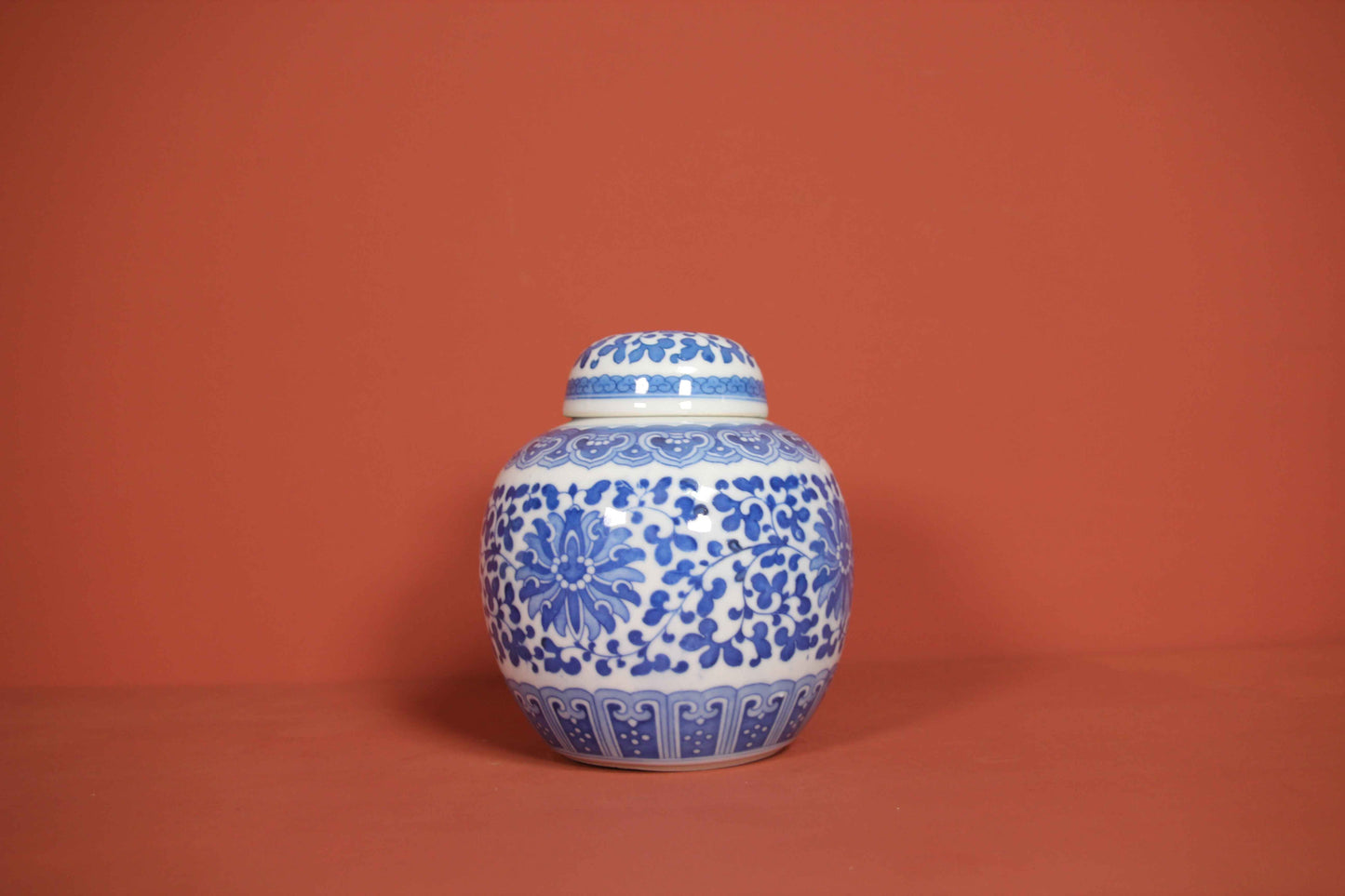 Vintage Chinese Blue & White Porcelain Ginger Jar – Floral Motif Used As Vase