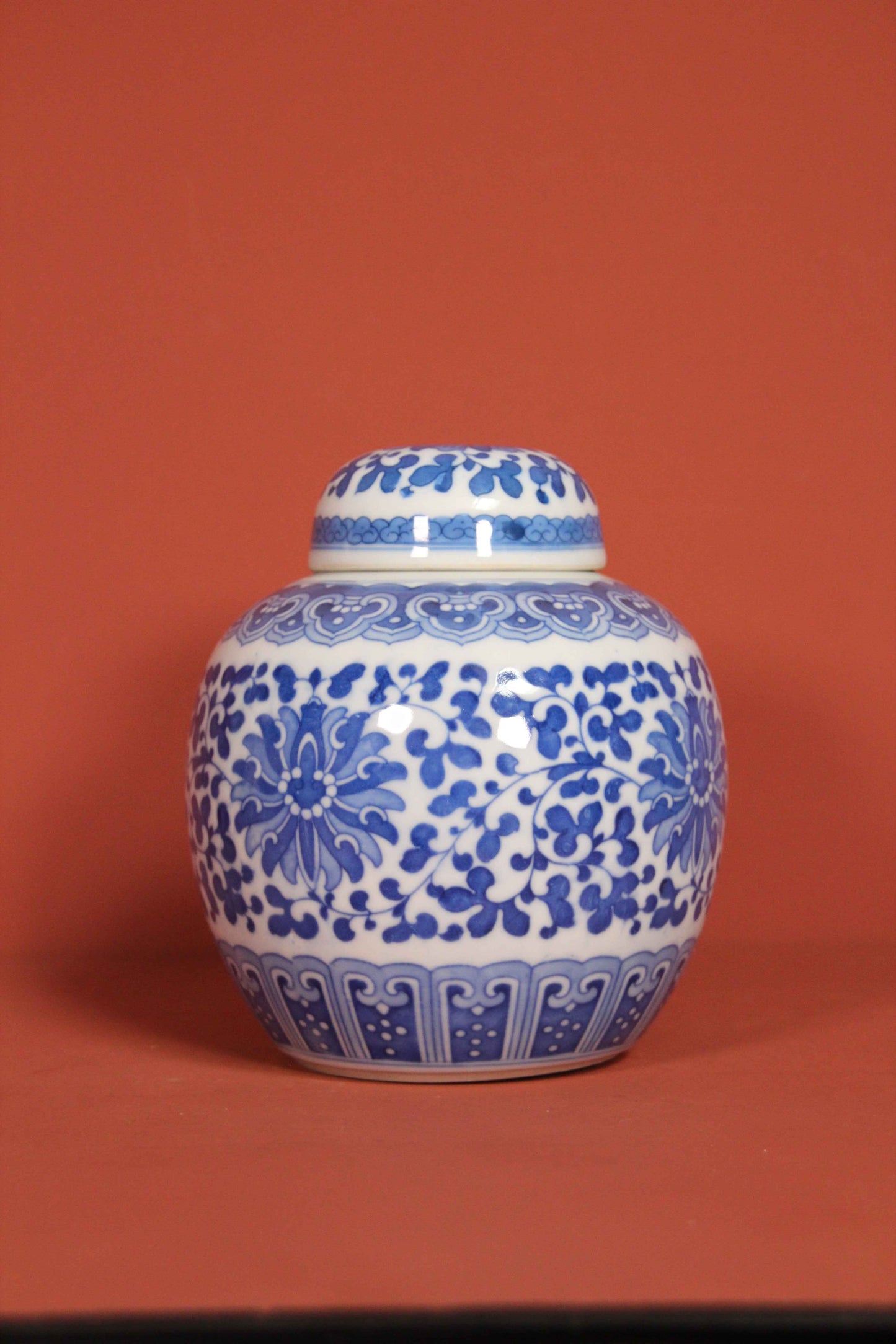 Vintage Chinese Blue & White Porcelain Ginger Jar – Floral Motif Used As Vase