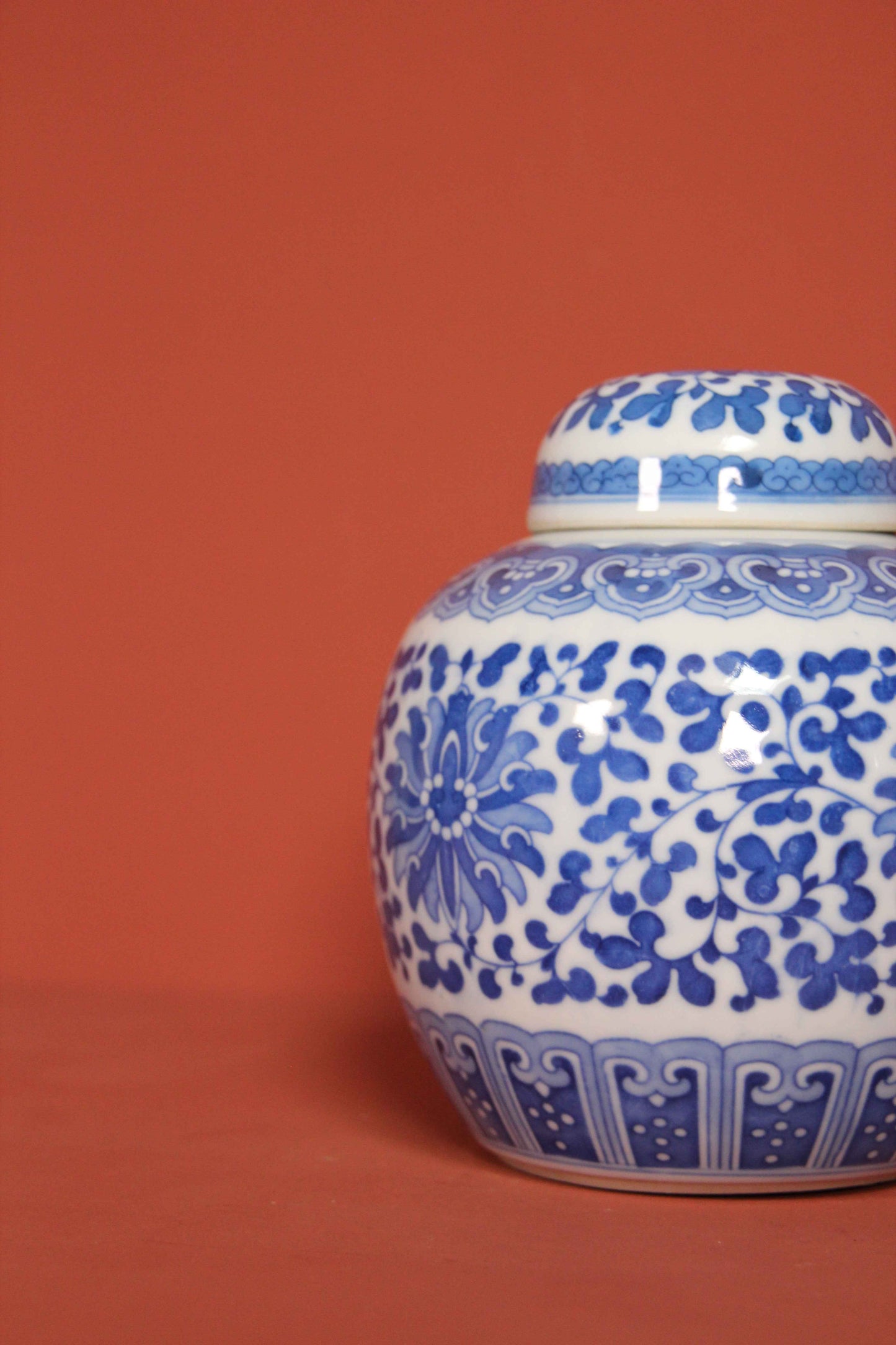 Vintage Chinese Blue & White Porcelain Ginger Jar – Floral Motif Used As Vase