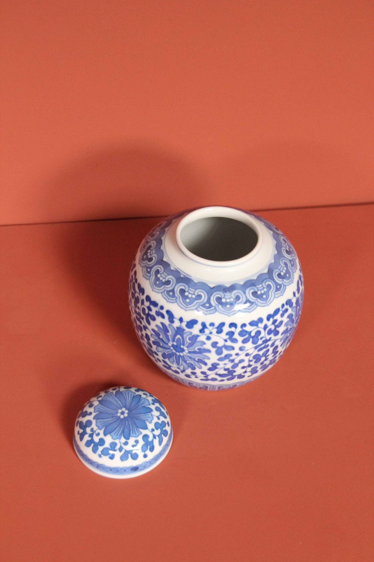 Vintage Chinese Blue & White Porcelain Ginger Jar – Floral Motif Used As Vase