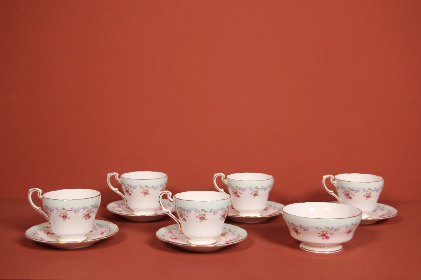 Paragon Bordeaux Tea Cups & Saucers – Vintage Floral Bone China Set