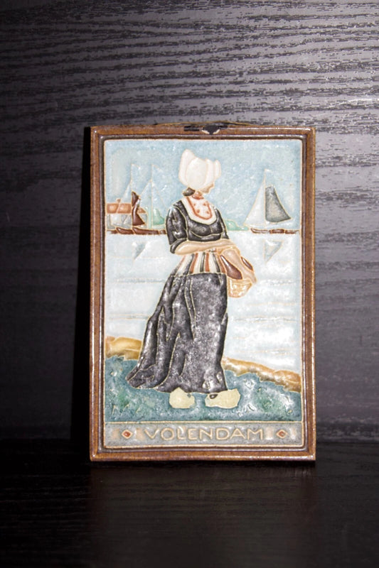 Vintage Delft Volendam Ceramic Wall Plaque – 13cm – Dutch Girl Scene